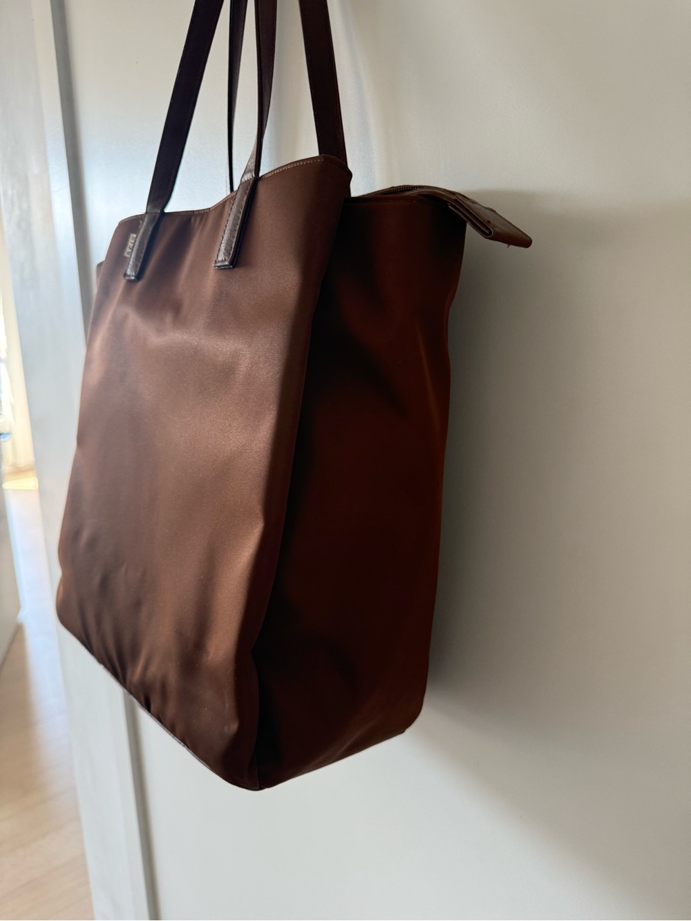 BEIS Commuter Tote Bag with Convertible Front Pocket - Picture 7 of 9
